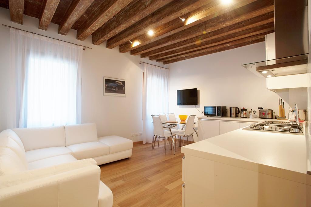 The Lion'S House Apt2 البندقية الغرفة الصورة