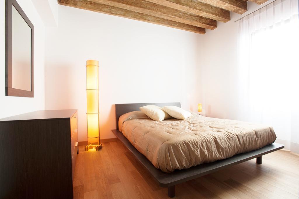 The Lion'S House Apt2 البندقية الغرفة الصورة