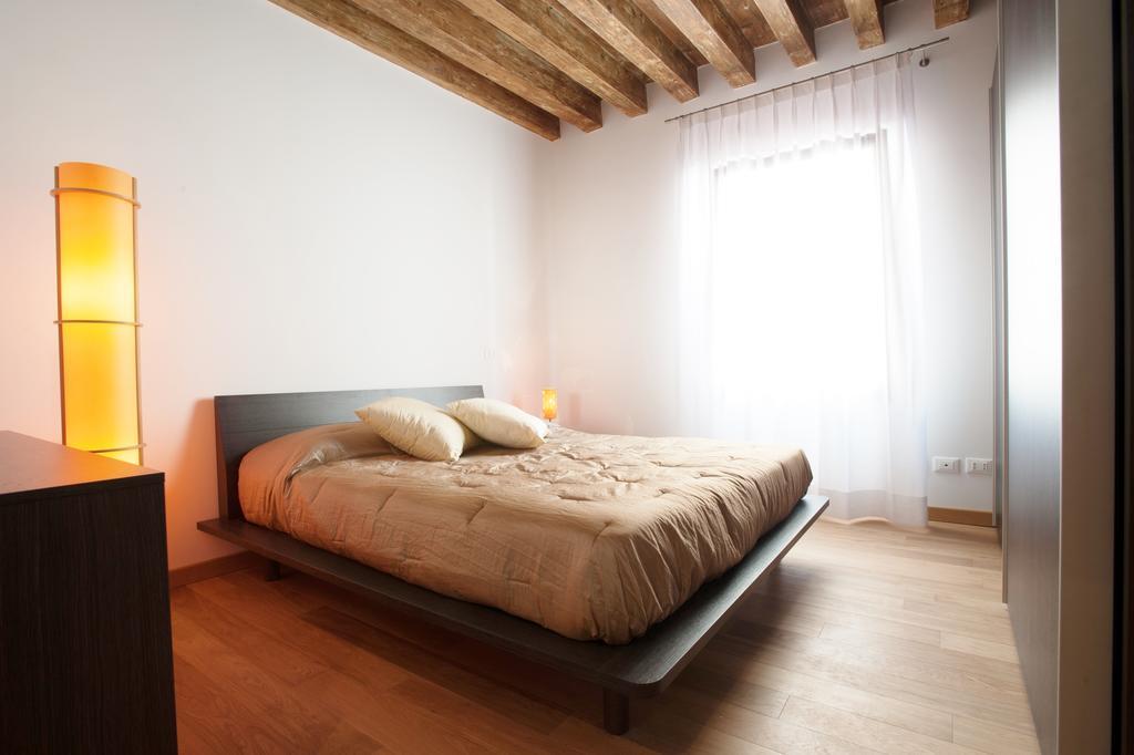 The Lion'S House Apt2 البندقية الغرفة الصورة