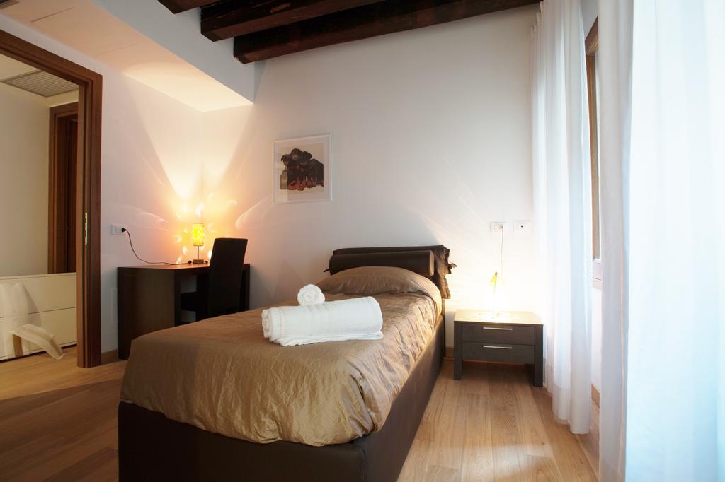 The Lion'S House Apt2 البندقية الغرفة الصورة